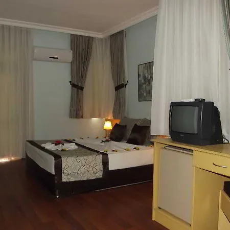 Otel Ege Montana 2*